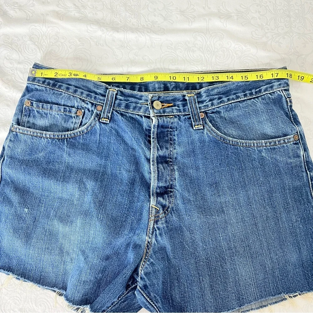 Levi’s Y2K Ryan Low Slung Loose Straight Cut Off Button Fly Shorts Size 34